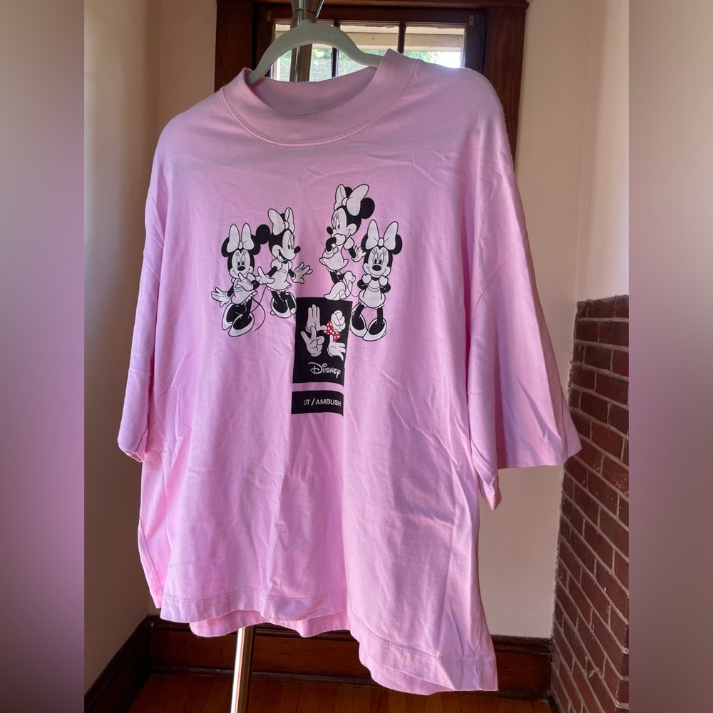 Uniqlo T- shirt